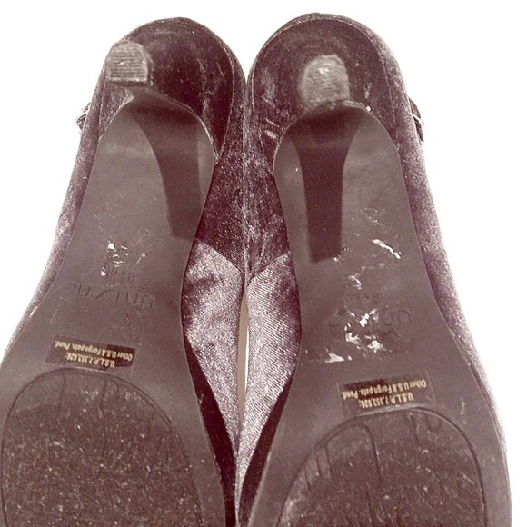Gray Velvet Heels with Ankle Strap, Stiletto, Size 8.5 Shoe, Women's Shoe, Unisa - Picture 9 of 10